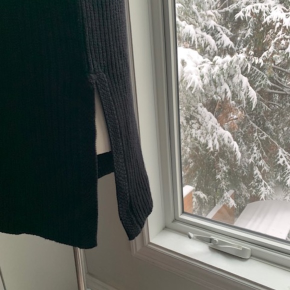 Wilfred Aritzia vest sweater like new black small - Picture 7 of 13